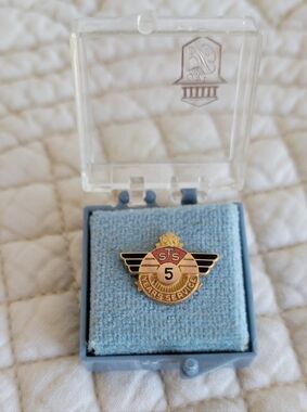 5 Years Service Wing Pin - Gold, Black and Red Enamel